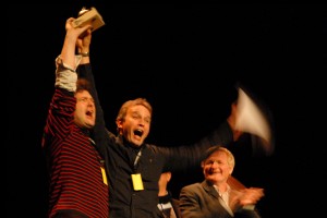 Frédéric Ledoux et Nicolas Buysse pour UNE CHAINE POUR DEUX (1er film en compétition - Belgique), prix du public