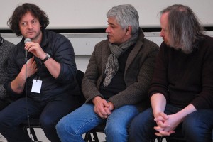 Dimanche 14 février, rencontre à la MJC, de gauche à droite : Gilles Porte (3000 NUITS), Iraj Shahzadi (MELBOURNE), Xavier Seron (JE ME TUE À LE DIRE)